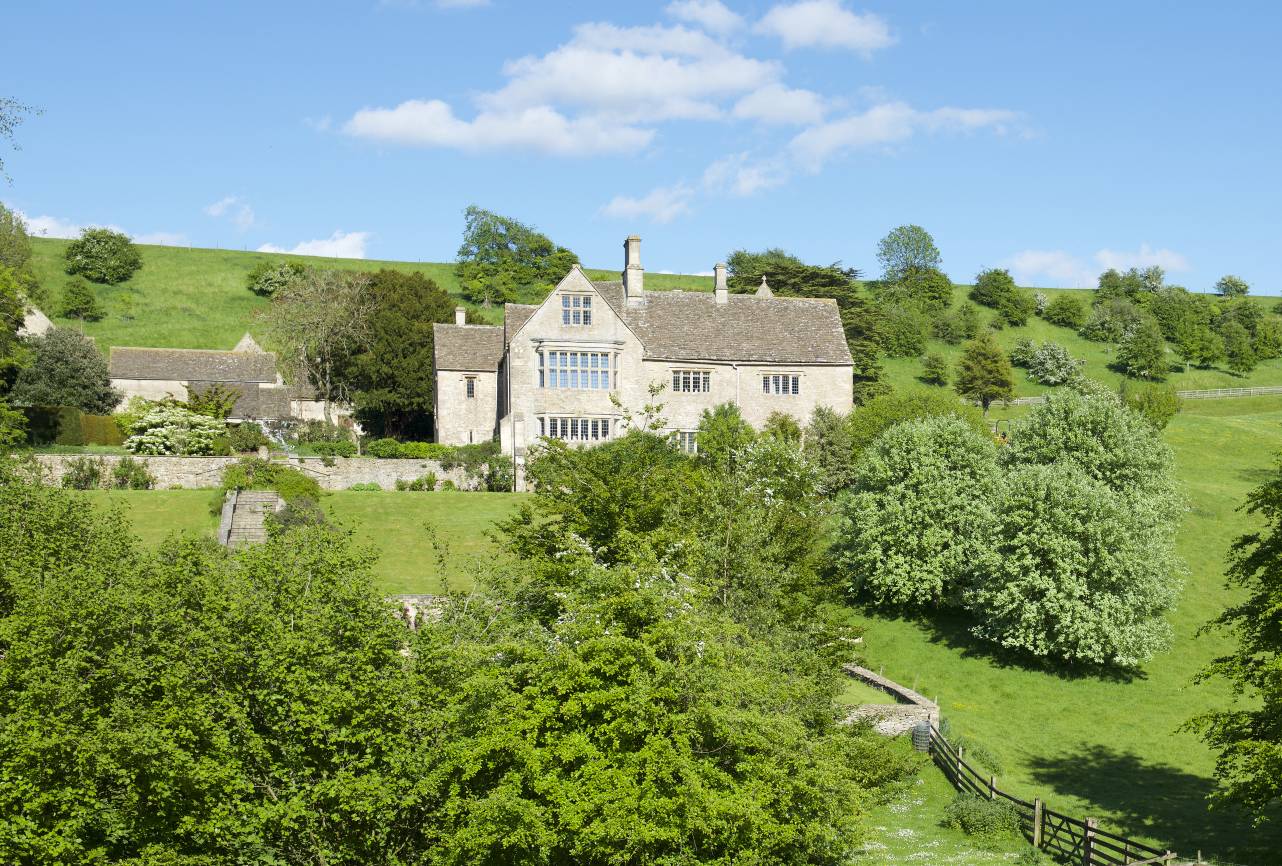 Find the perfect place to live in the Cotswolds
