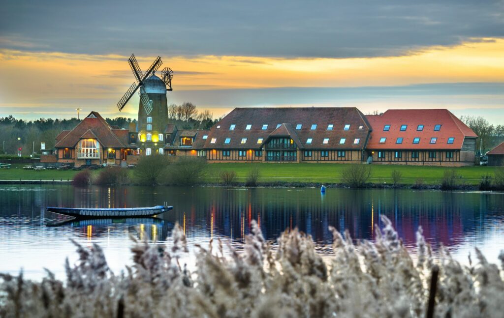 Milton Keynes, Windmilll at Caldecotte Lake