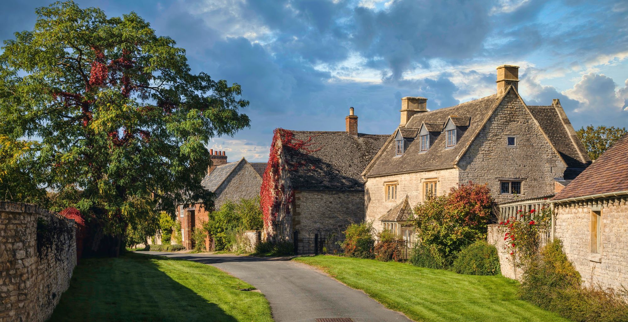 Prime Property in Warwickshire: Where Elegance Meets History