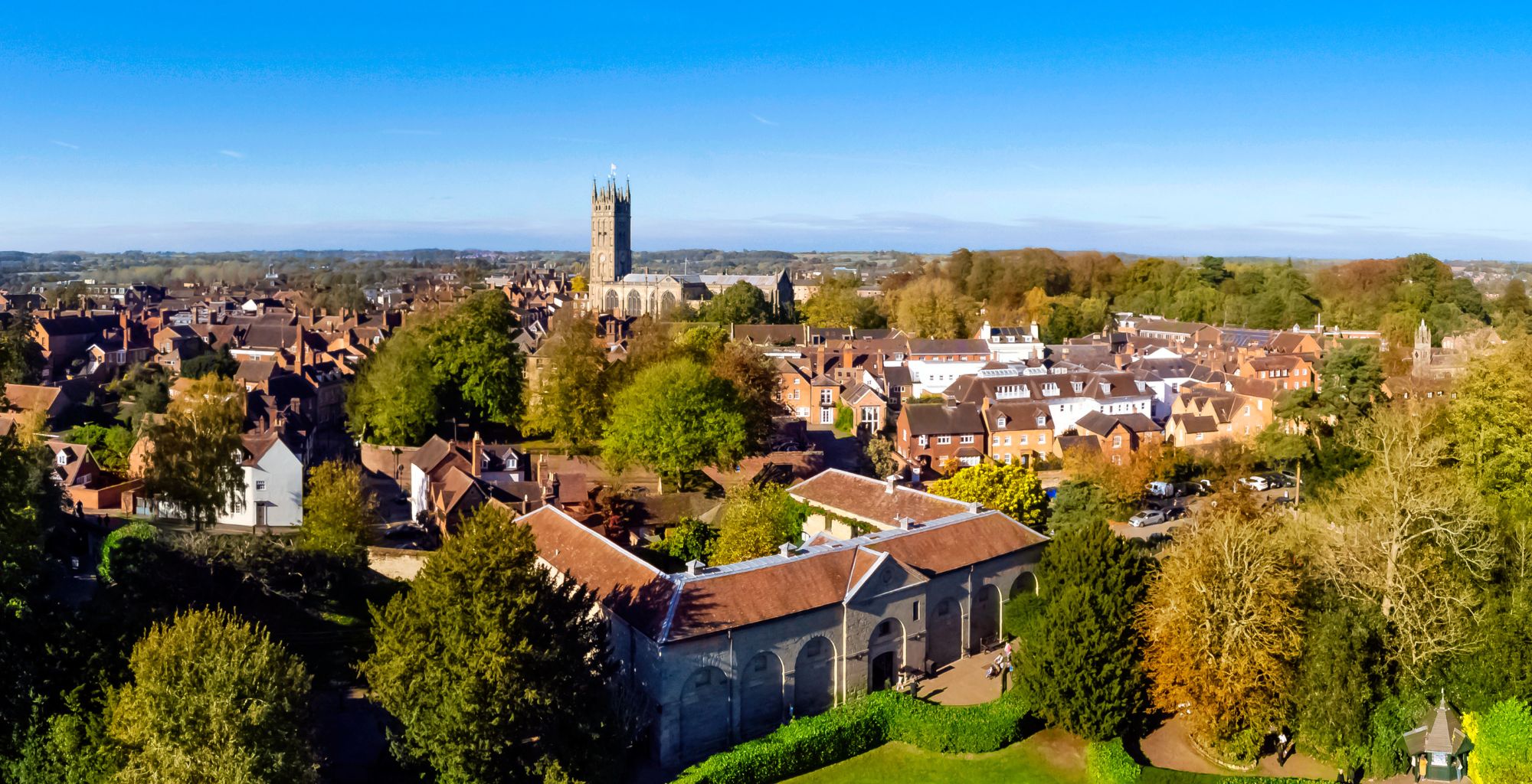 Property in Warwick: Riverside Living with Historic Appeal