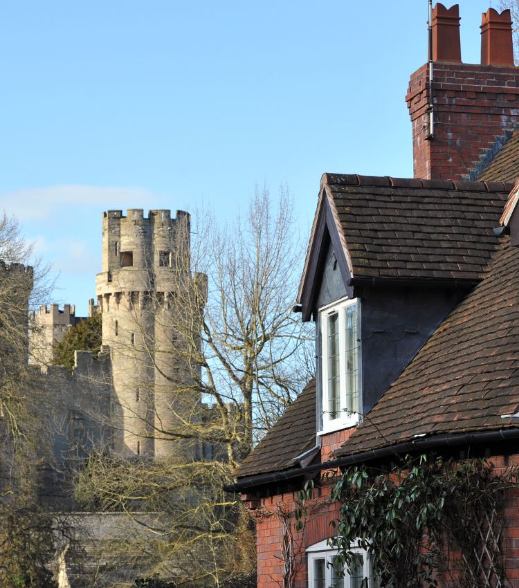 House near Warwick Castle